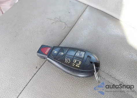 2014 Chrysler Town & Country Touring из США, поврежденный, VIN 2C4RC1BG4ER340117